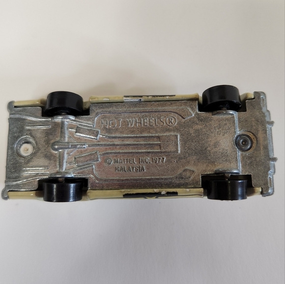 VINTAGE MATTEL HOT WHEELS 1/64 DIE-CAST 1977 KHAKI COLOR CHANGER HIGHWAY… - Picture 7 of 8